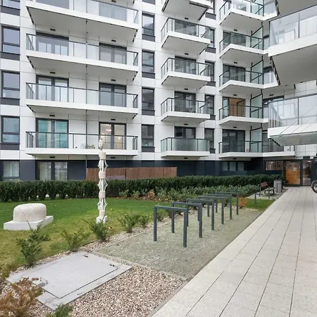 Modern & Bright With Garden By Rent Like *