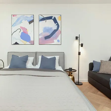 Modern & Bright With Garden By Rent Like *
