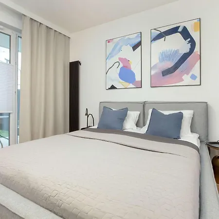 Modern & Bright With Garden By Rent Like Apartment *