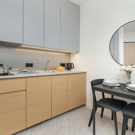 Apartment Modern & Bright With Garden By Rent Like